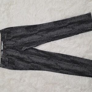 DKNY Premium Denim Jeggings in Two Tone Herringbone Design. Size 10